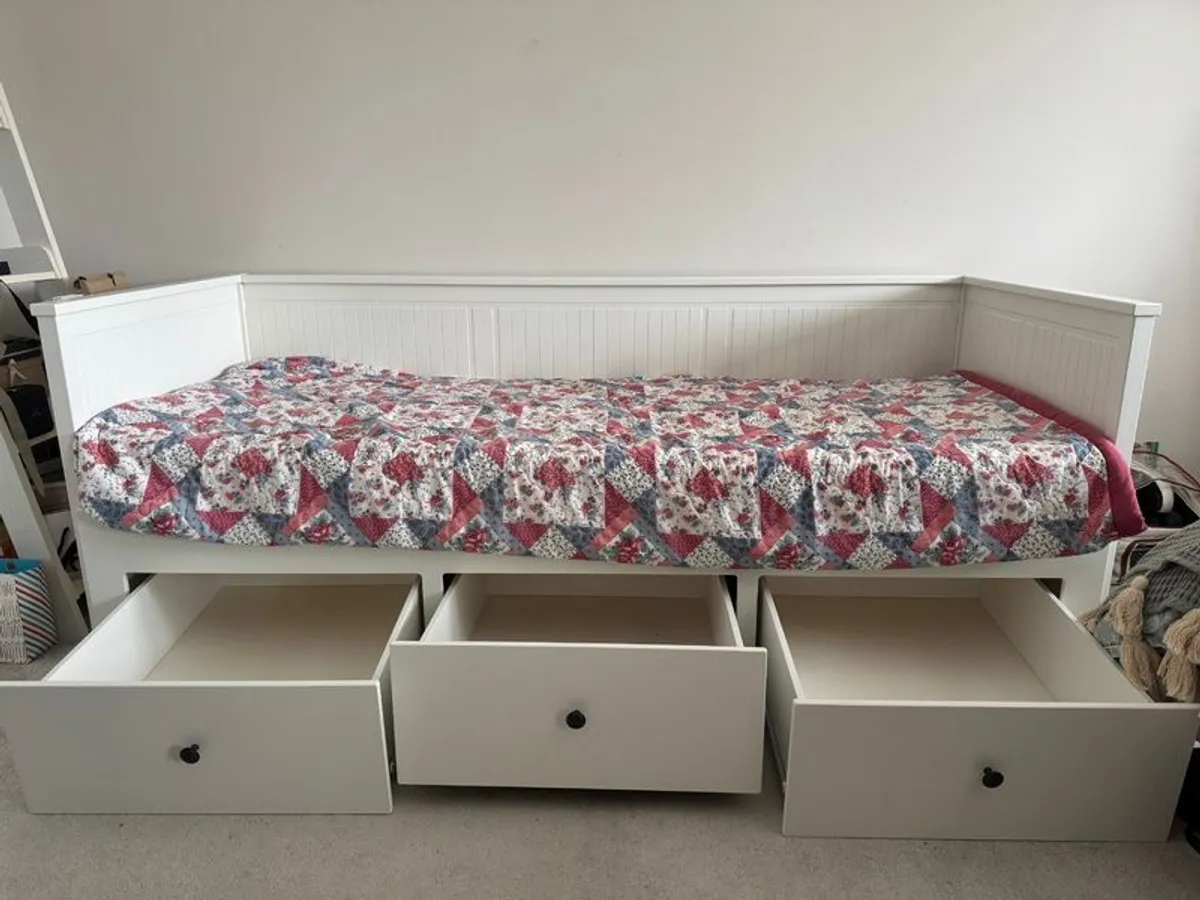 Pull out sofa bed - Image 4