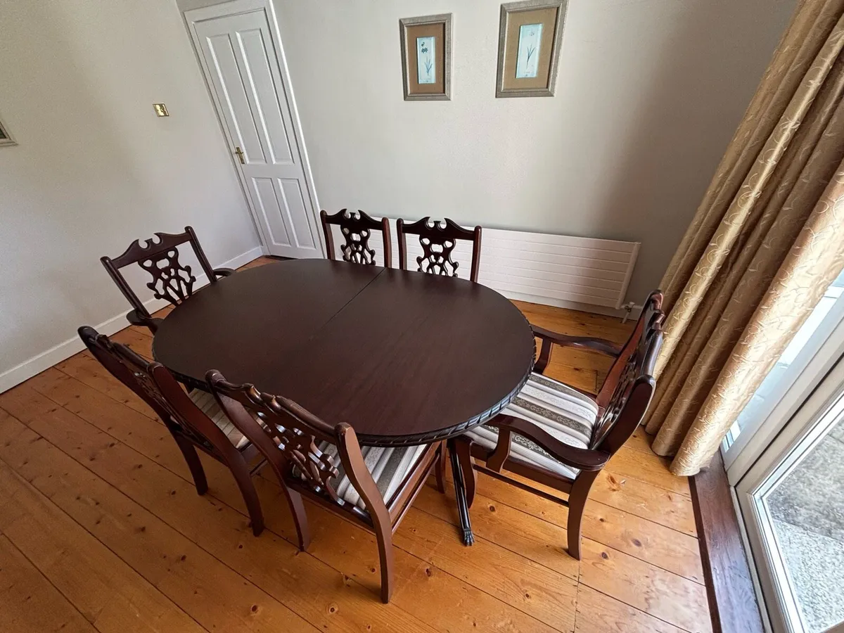 Mahogany dining table and chairs - Image 2