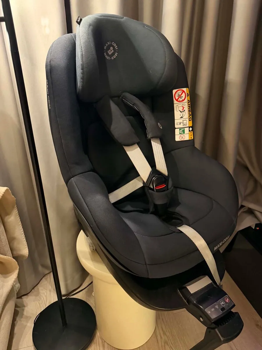 Maxi-Cosi Pearl Pro 2 with iso-fix car seat - Image 3