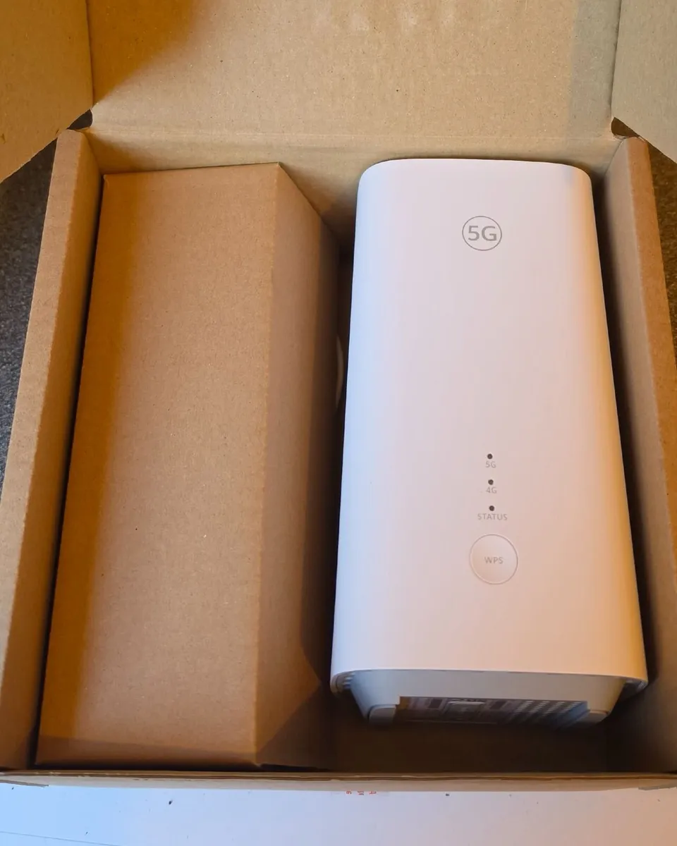 Huawei 5G CPE 5 (H155-381) Wireless Router (Unlock - Image 1