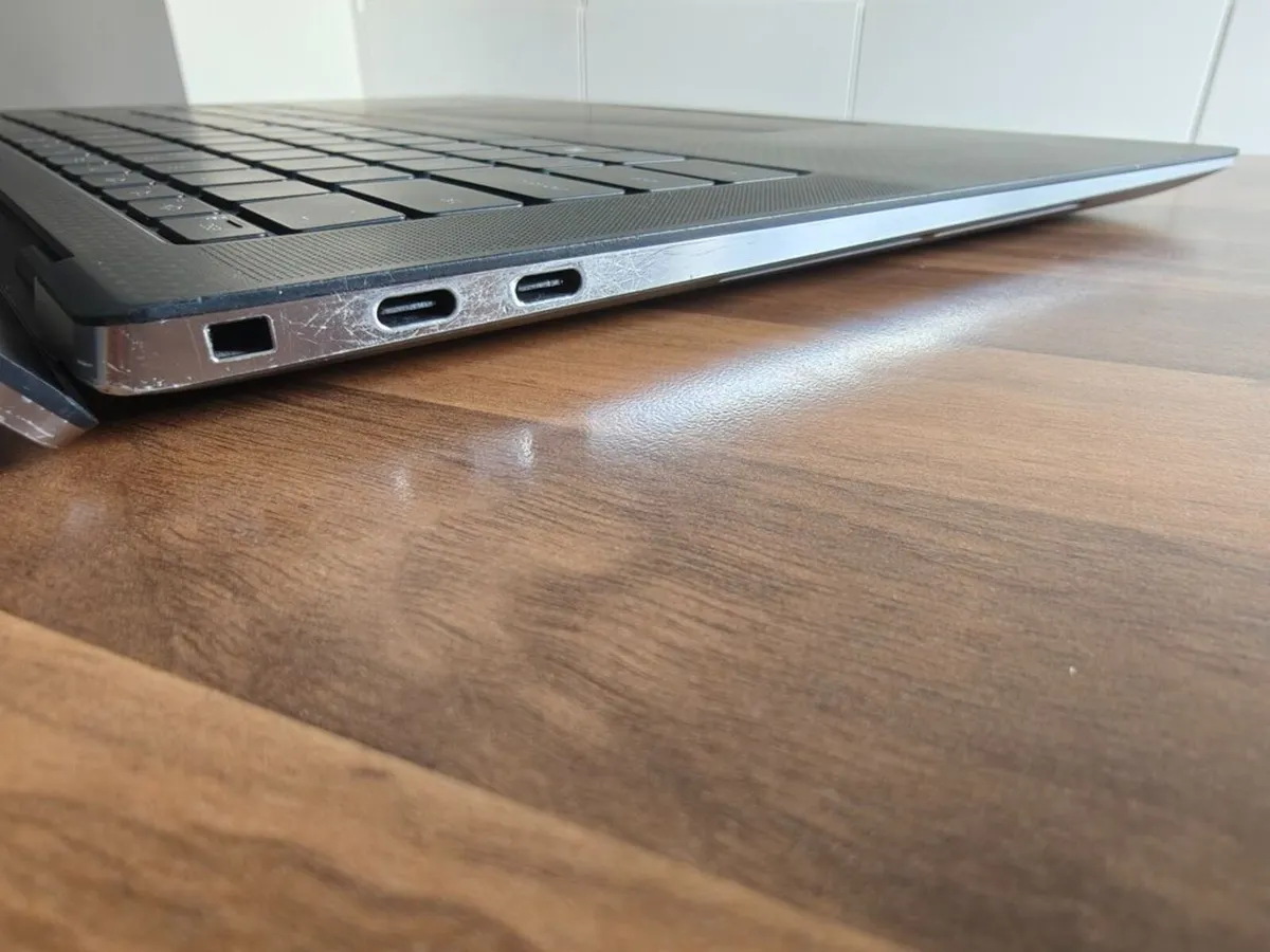 Dell Precision 5550 Laptop | Intel i7 vPro | 16GB - Image 3