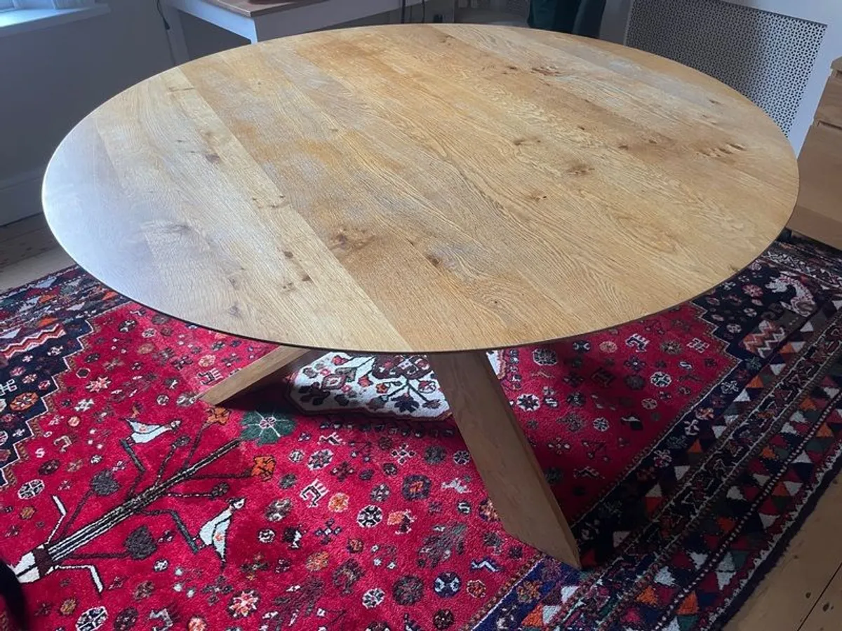 Scandinavian round table - Image 1