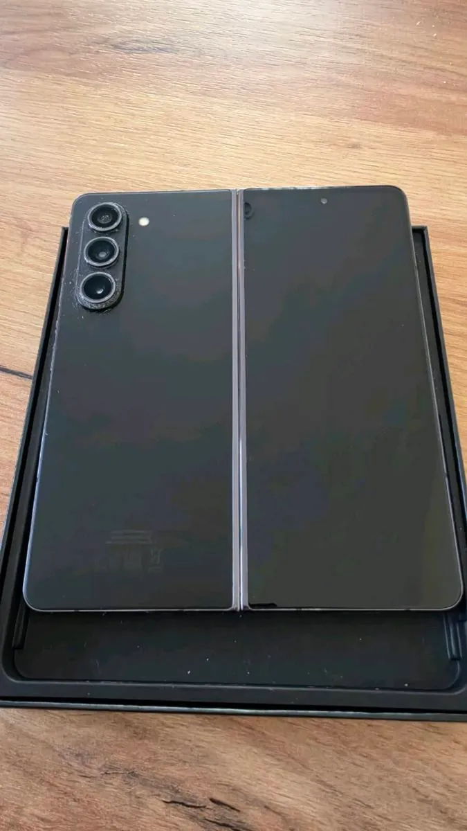 Samsung Galaxy Z Fold5 512gb – Excellent Condition - Image 2