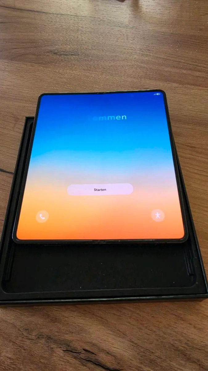 Samsung Galaxy Z Fold5 512gb – Excellent Condition - Image 3