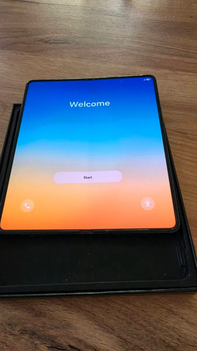 Samsung Galaxy Z Fold5 512gb – Excellent Condition - Image 4