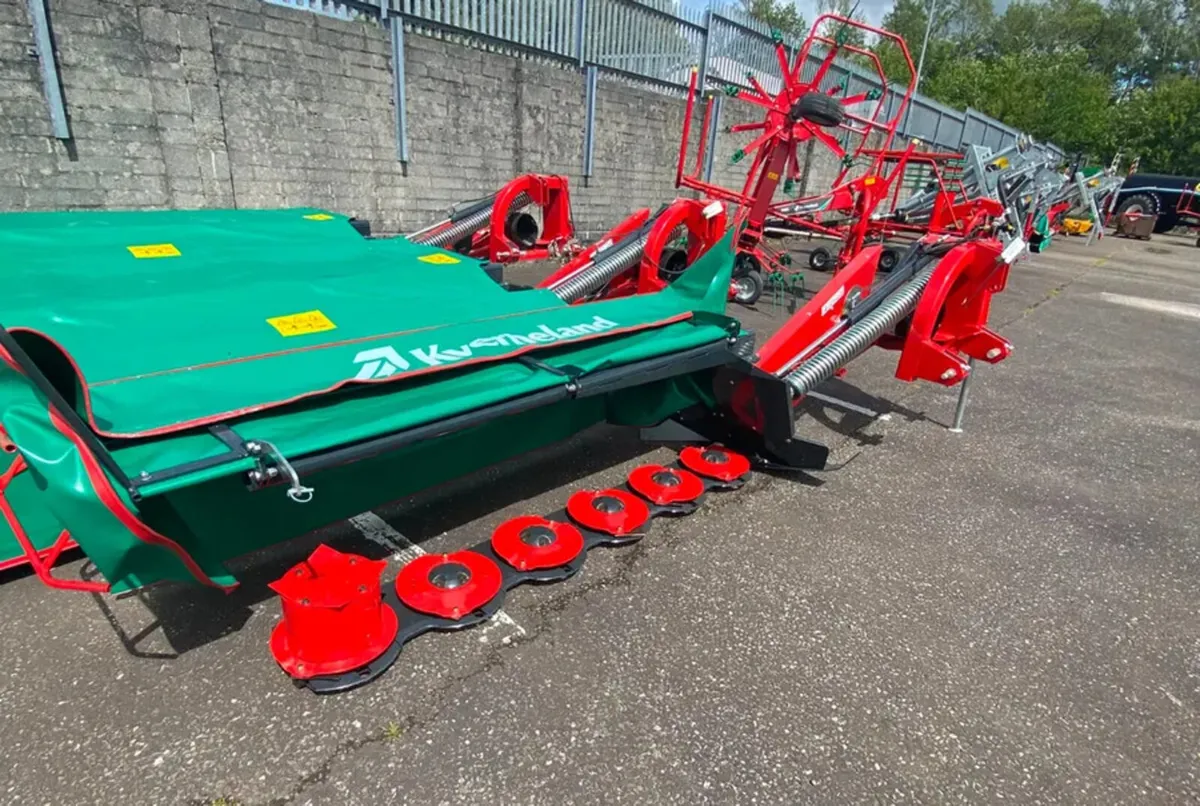 Kverneland Disc Mowers - Image 3