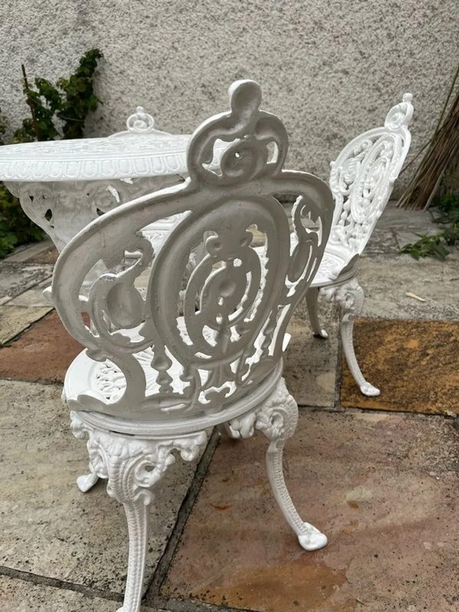 cast iron  garden table and chairs - Image 3