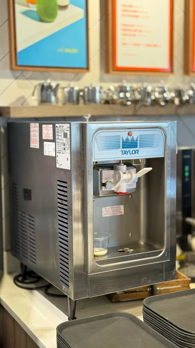 Ice cream machine Taylor 152 - Image 1