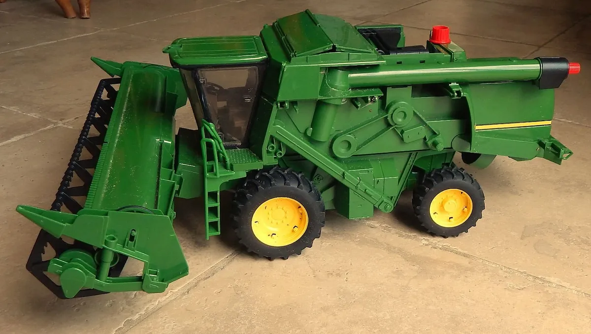 John Deere Toy Models of Combine and Tractor - Image 4