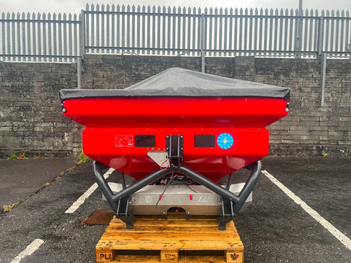 New Kverneland EL Fertiliser Spreader - Image 2