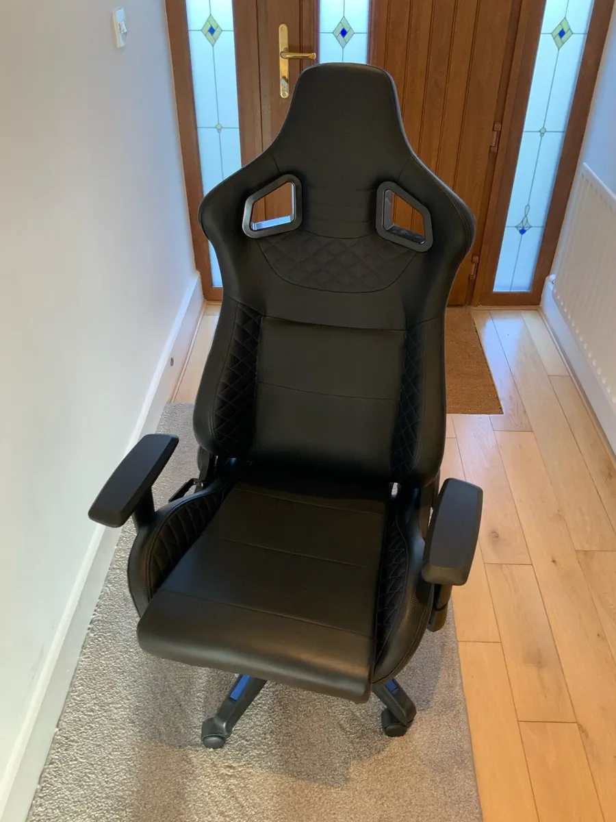 Gaming Chair - Image 1