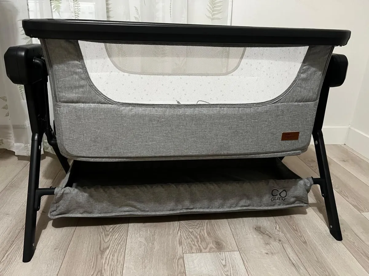 Baby Elegance Co-Glide Electric Crib – Like New - Image 4