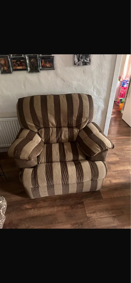 Free to take away Couch and 2 arm chairs - Image 2