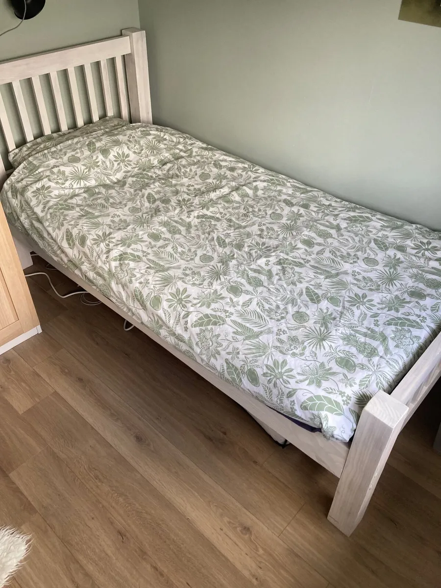 Pine bed