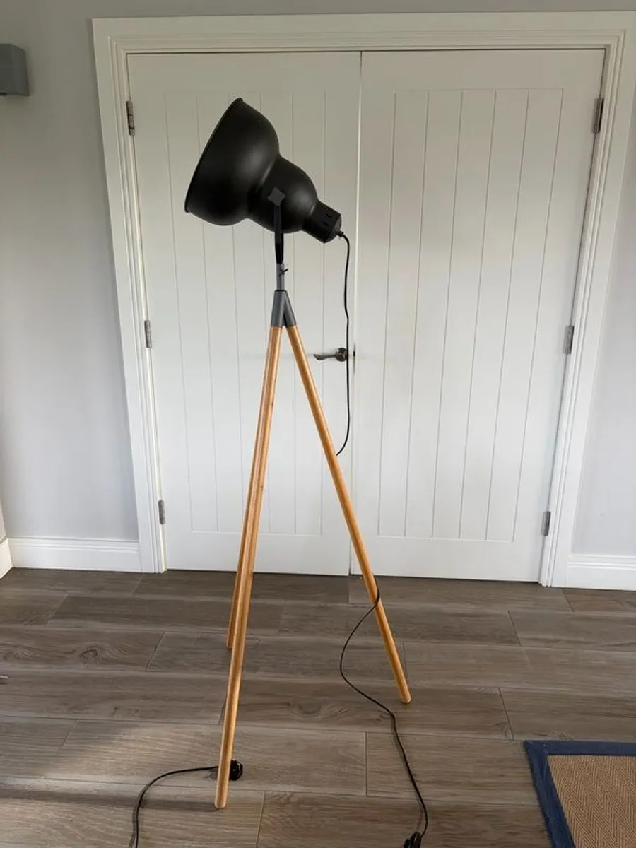 Tripod Standing Lamp - Image 2