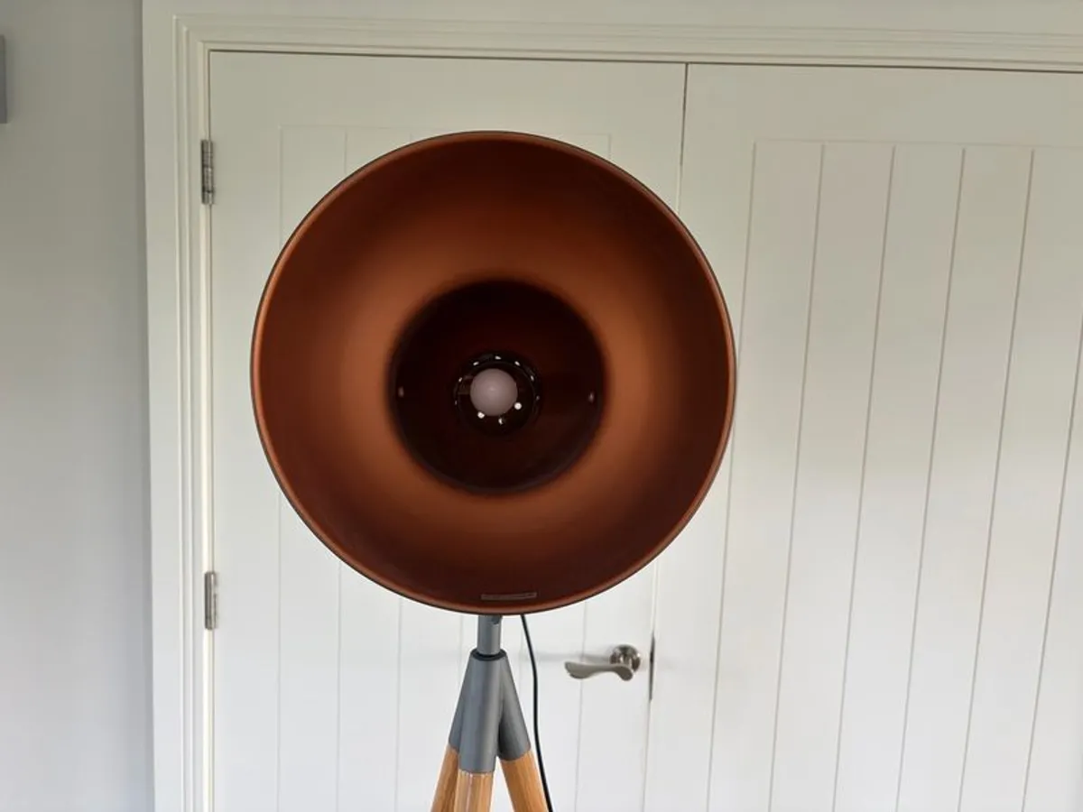 Tripod Standing Lamp - Image 4