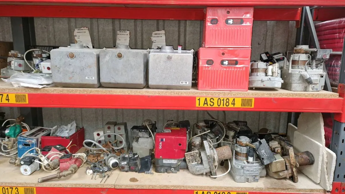 Stainless Steel cylinders and oil boiler and burne - Image 3