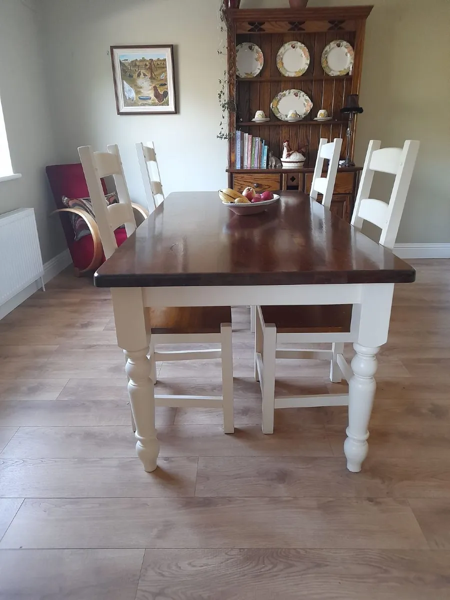 Kitchen table and 6 chairs - Image 1