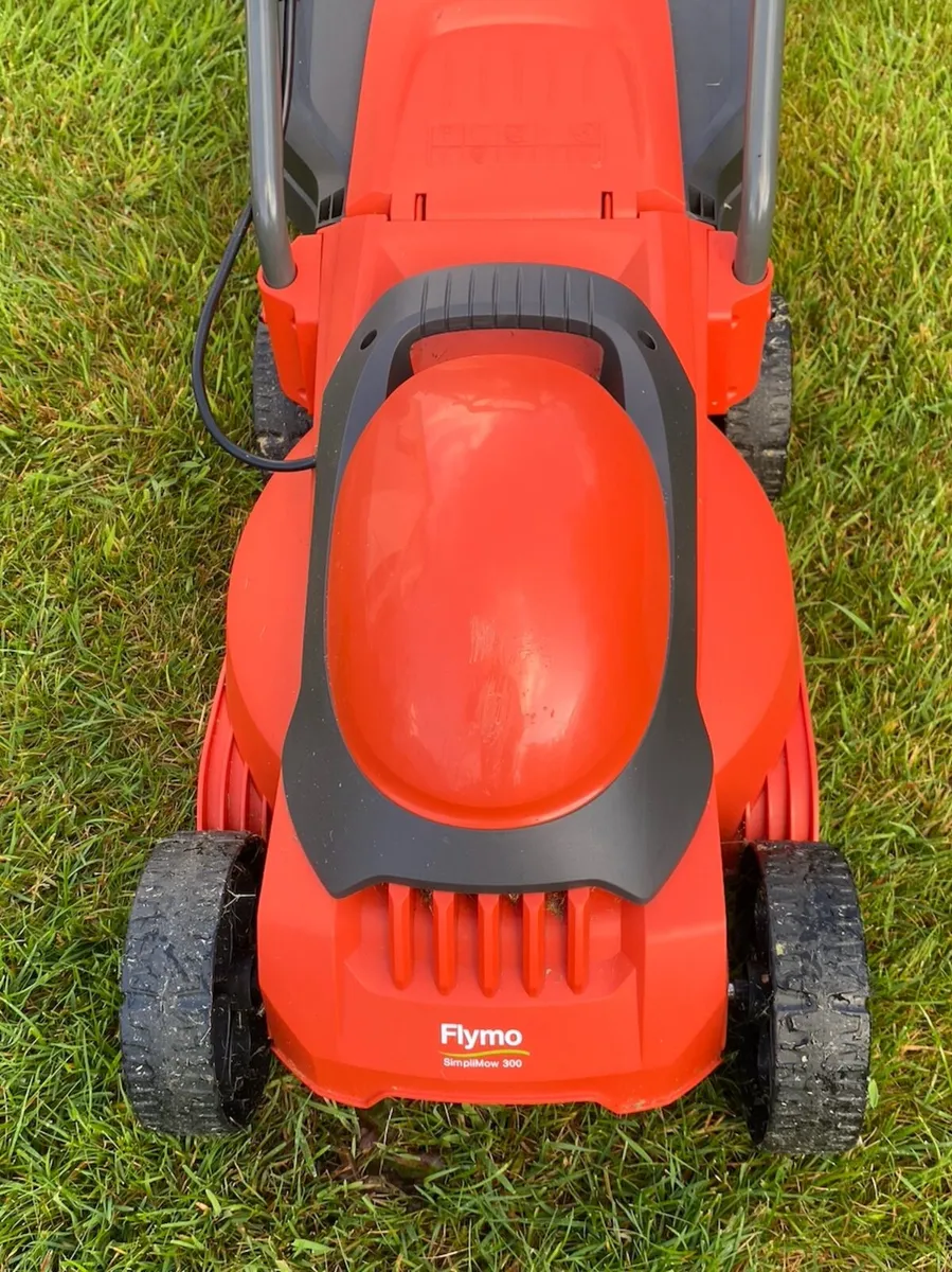 Flymo SimpliMow 300 Lawnmower & Strimmer - Image 2