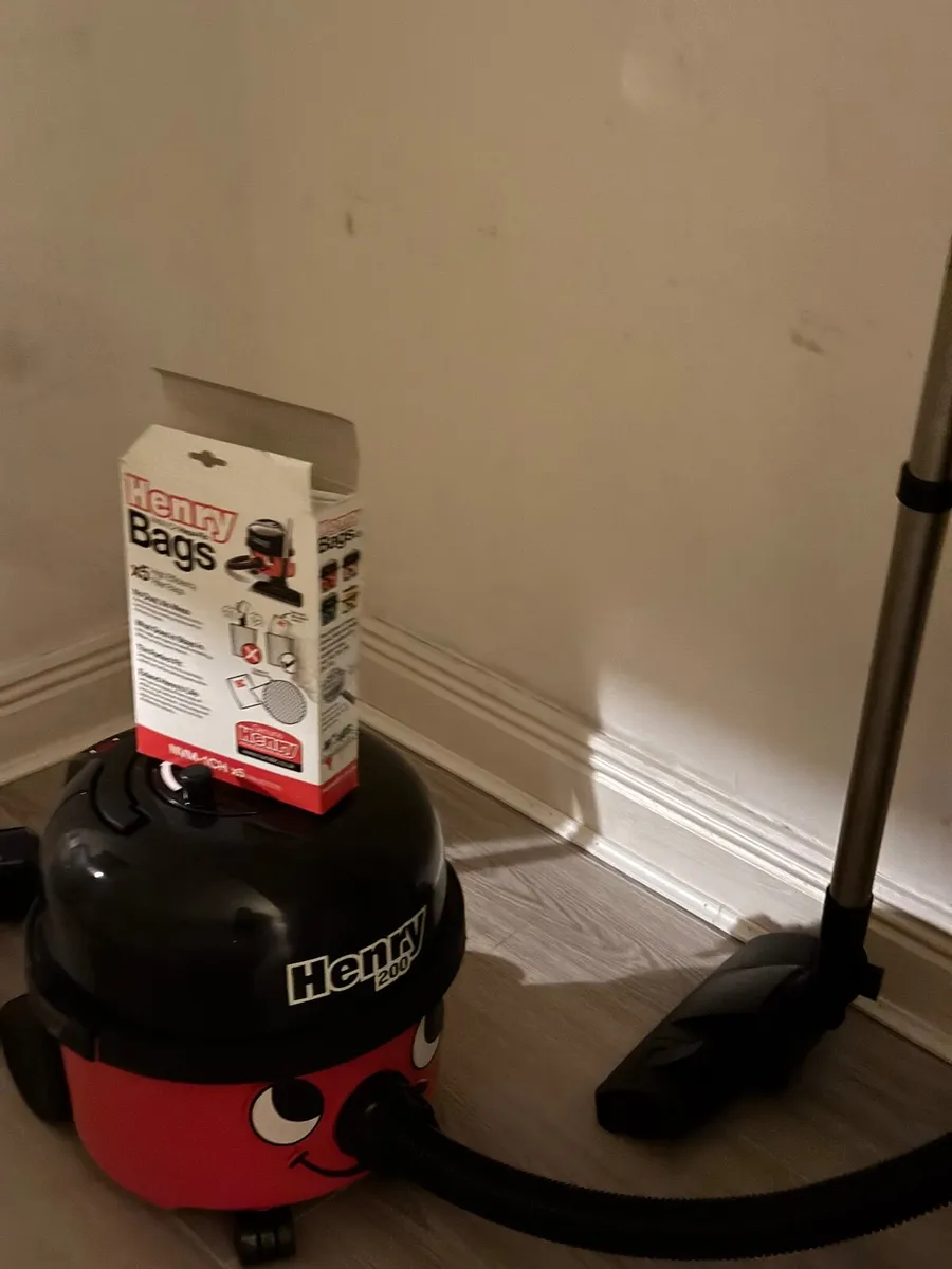 Dublin:Numatic Henry Corded Dry cylinder Vacuum 9L