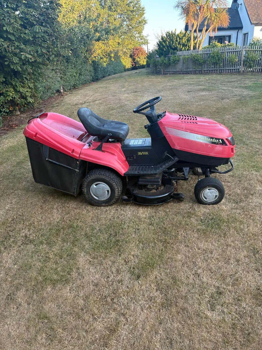 Ride on lawnmower - Image 2