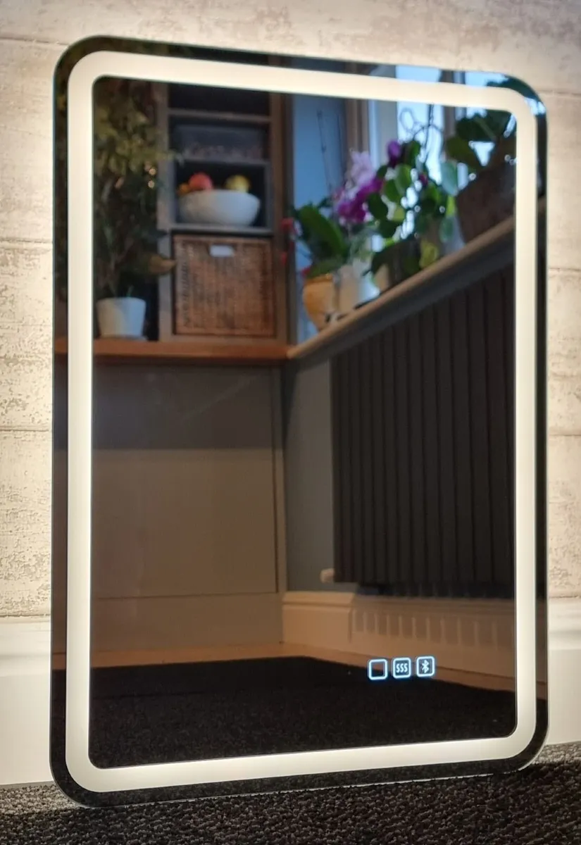 LED Bathroom Mirror 50x70cm Speakers Antifog - Image 3