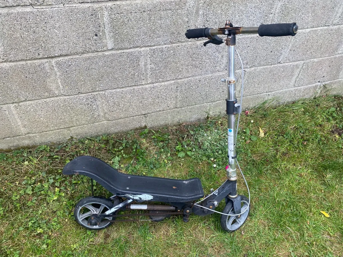 Foldable space scooter - Image 3