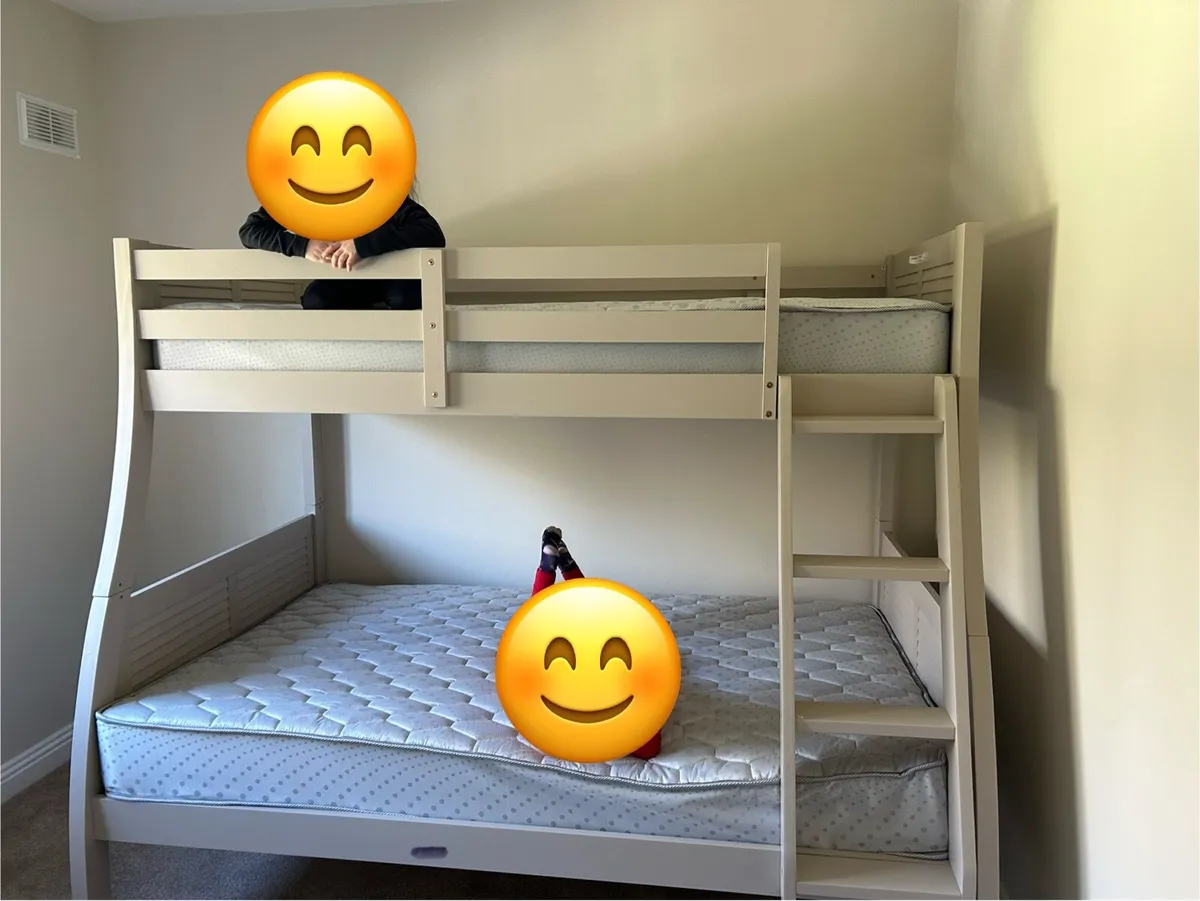 Bunk bed & mattresses - Image 2