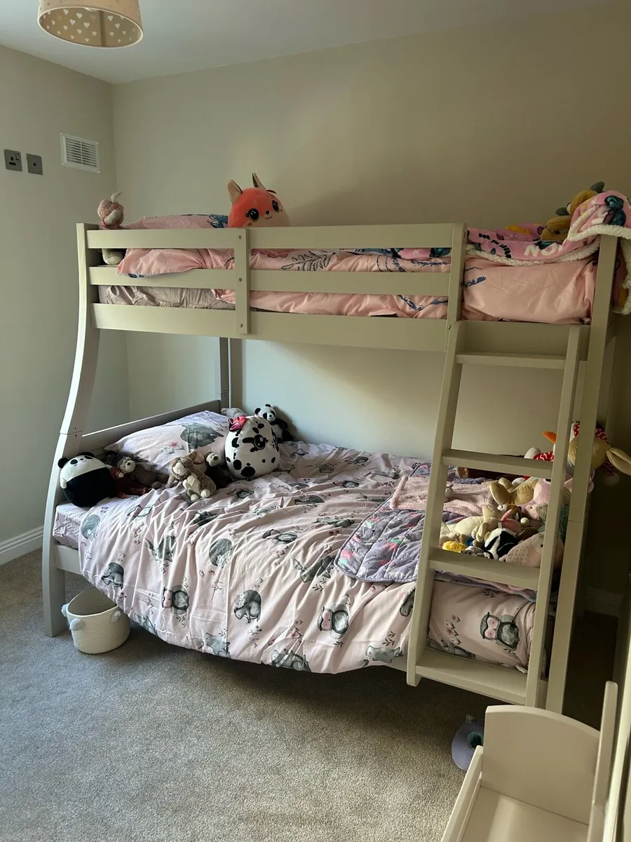 Bunk bed & mattresses - Image 3