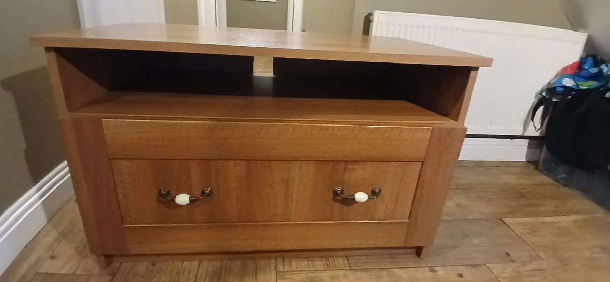TV unit - Image 1