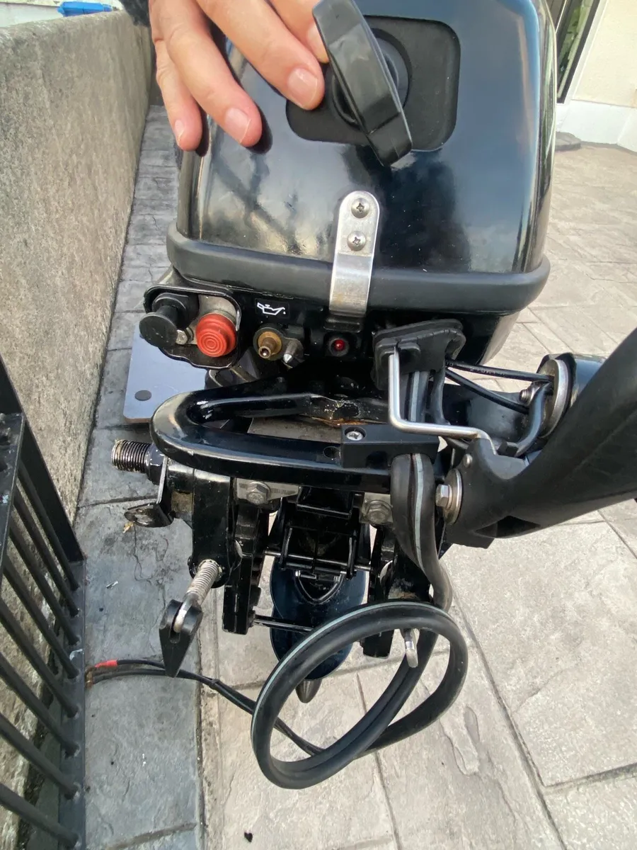 12 HP Outboard - Image 4