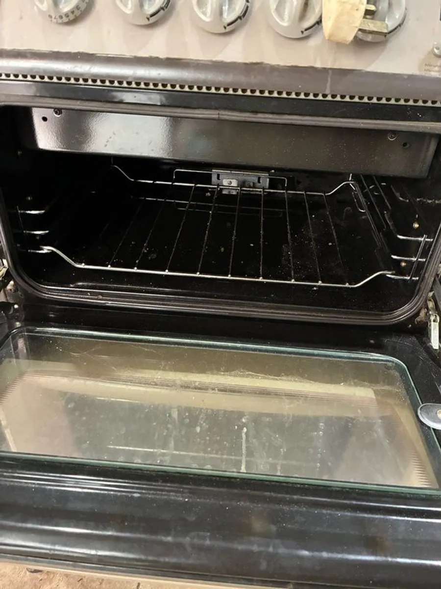 gas hob and oven - Image 3