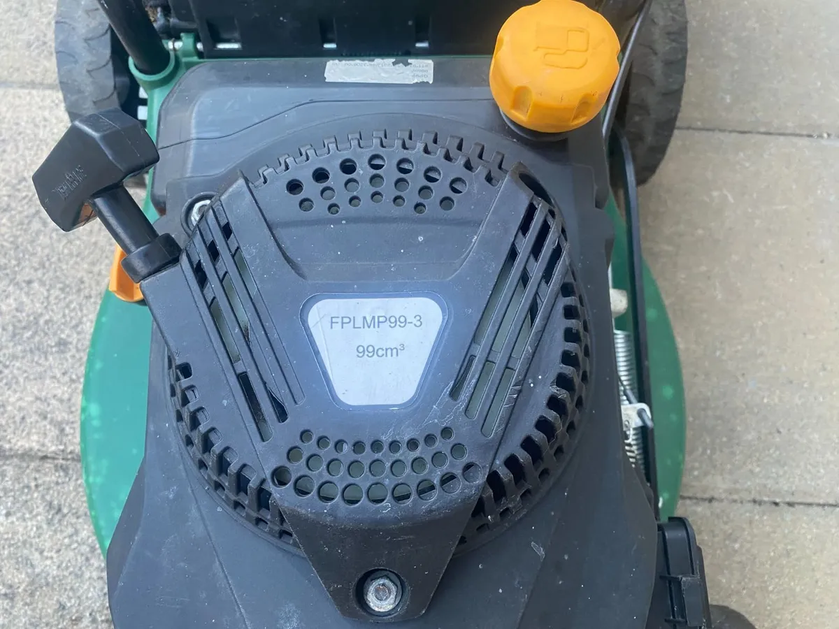 Petrol lawnmower - Image 4
