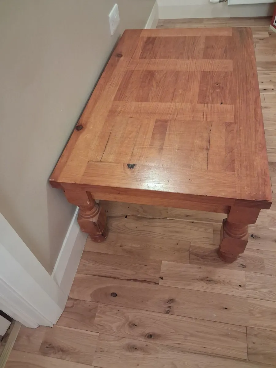 Furniture coffee table - Image 1