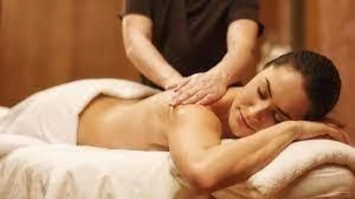 Massage therapist - Image 1