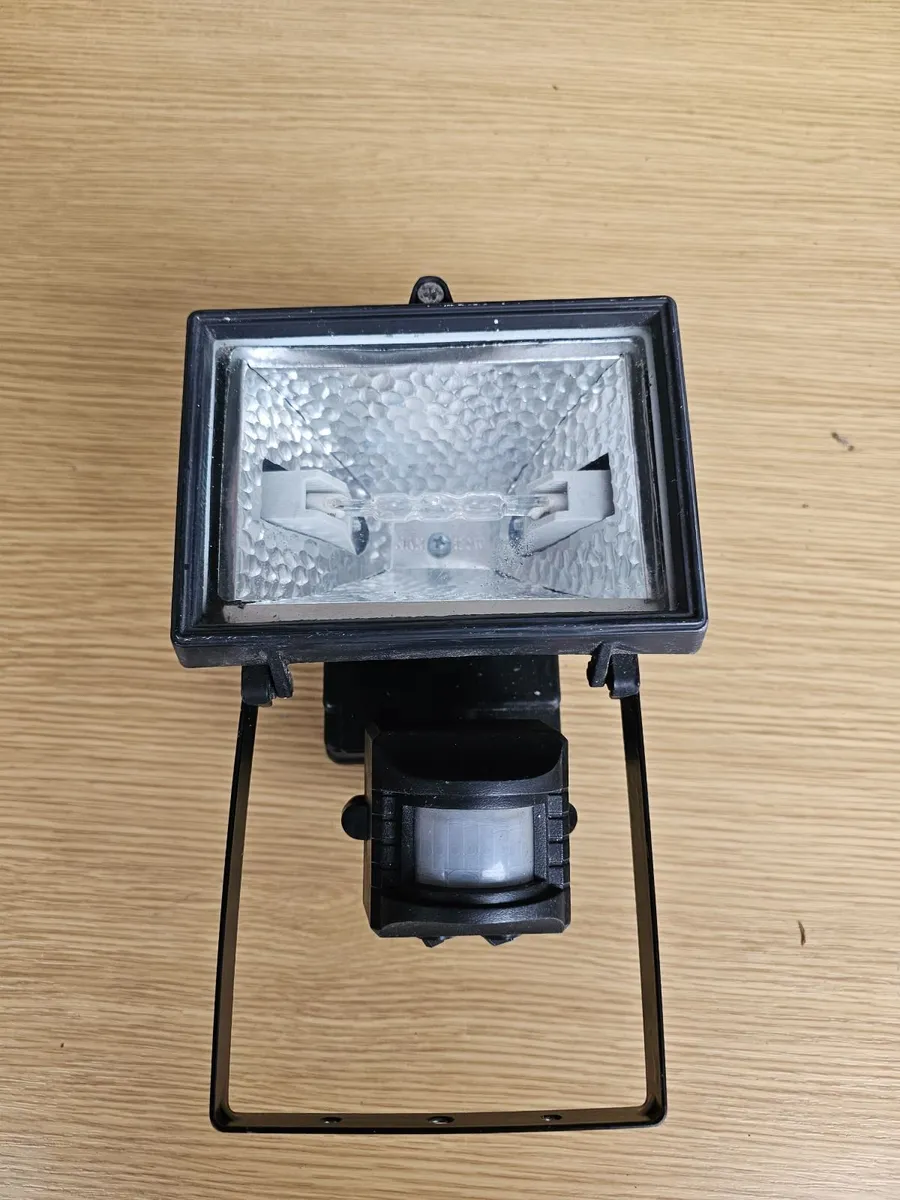 150W Floodlight PIR outdoor wall light security - Image 1
