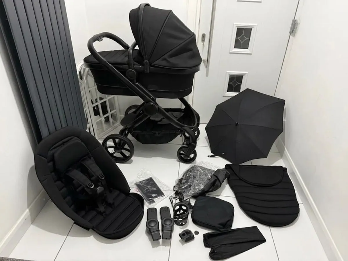 As new Icandy Peach 7 with accessories - Image 1