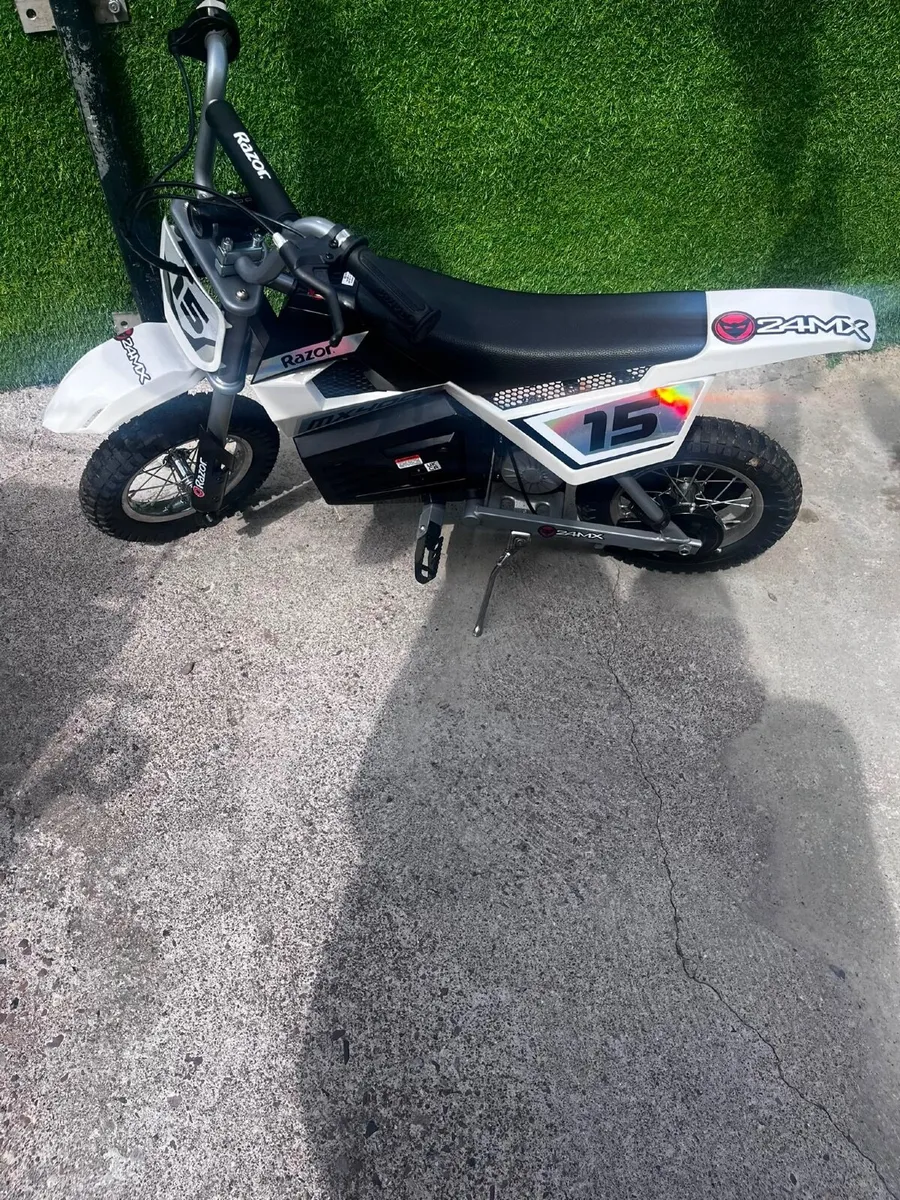Razor MX400 Electric Motocross Dirt Bike for Teens - Image 1