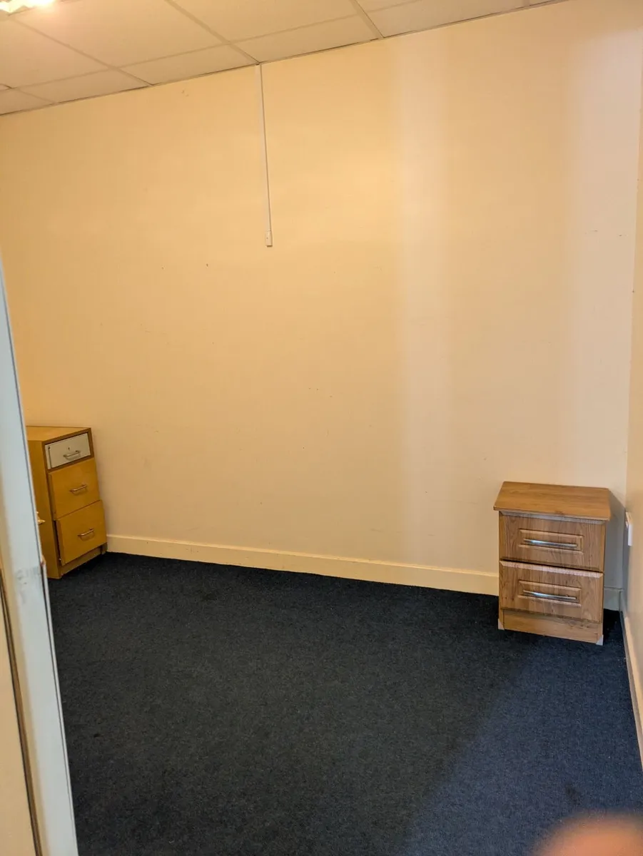 Office or work shop - Image 1