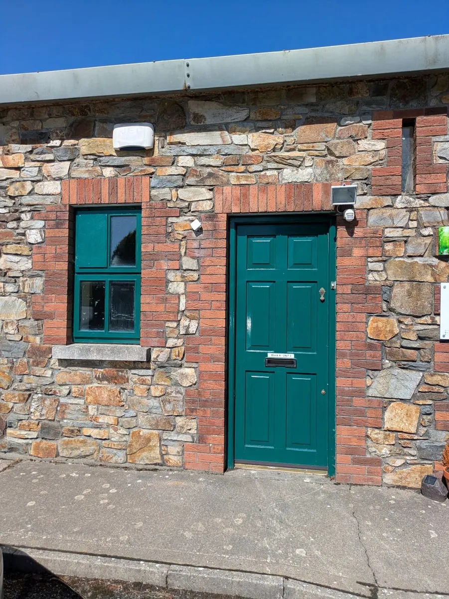 Office or work shop - Image 4
