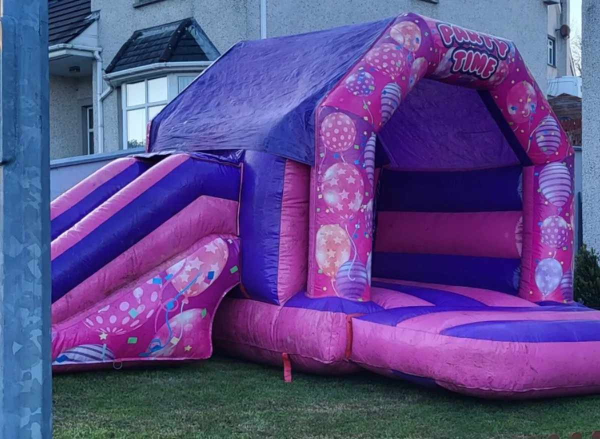 Bouncy castle - Image 2
