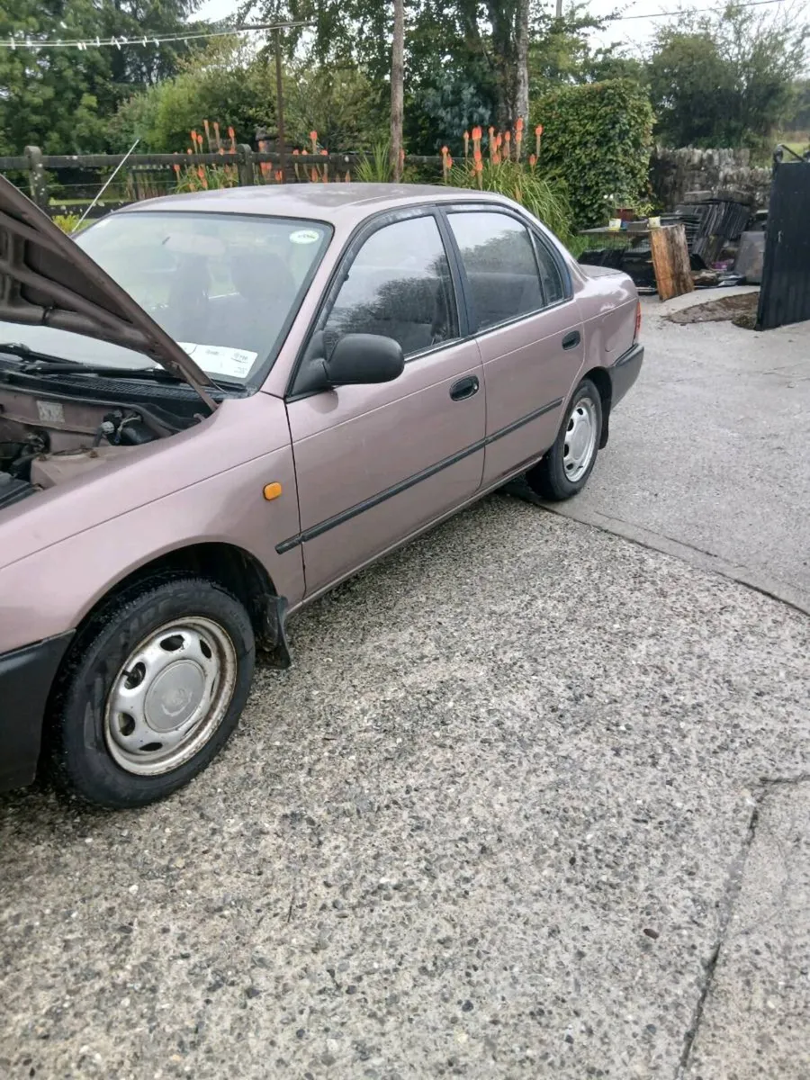Toyota corolla - Image 3