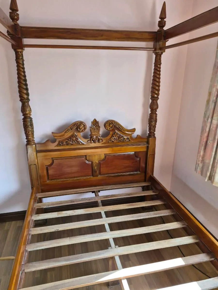 4 poster bed - Image 4