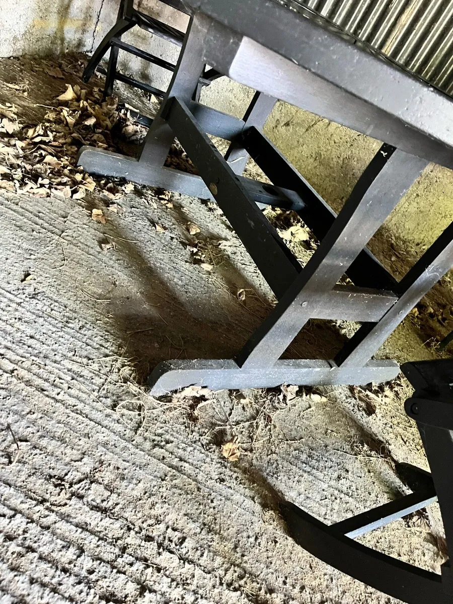 Patio table and chairs - Image 3