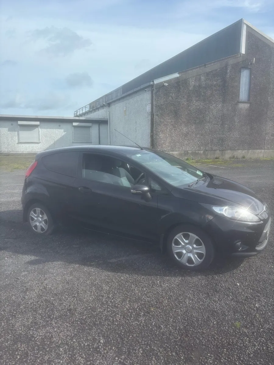 2012 Ford Fiesta Van 1.4 Diesel. DOE 12/26 - Image 3