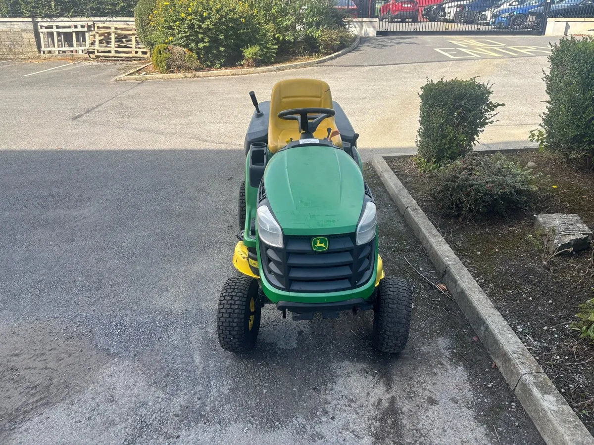 John Deere X135R Ride On Mower - Image 3