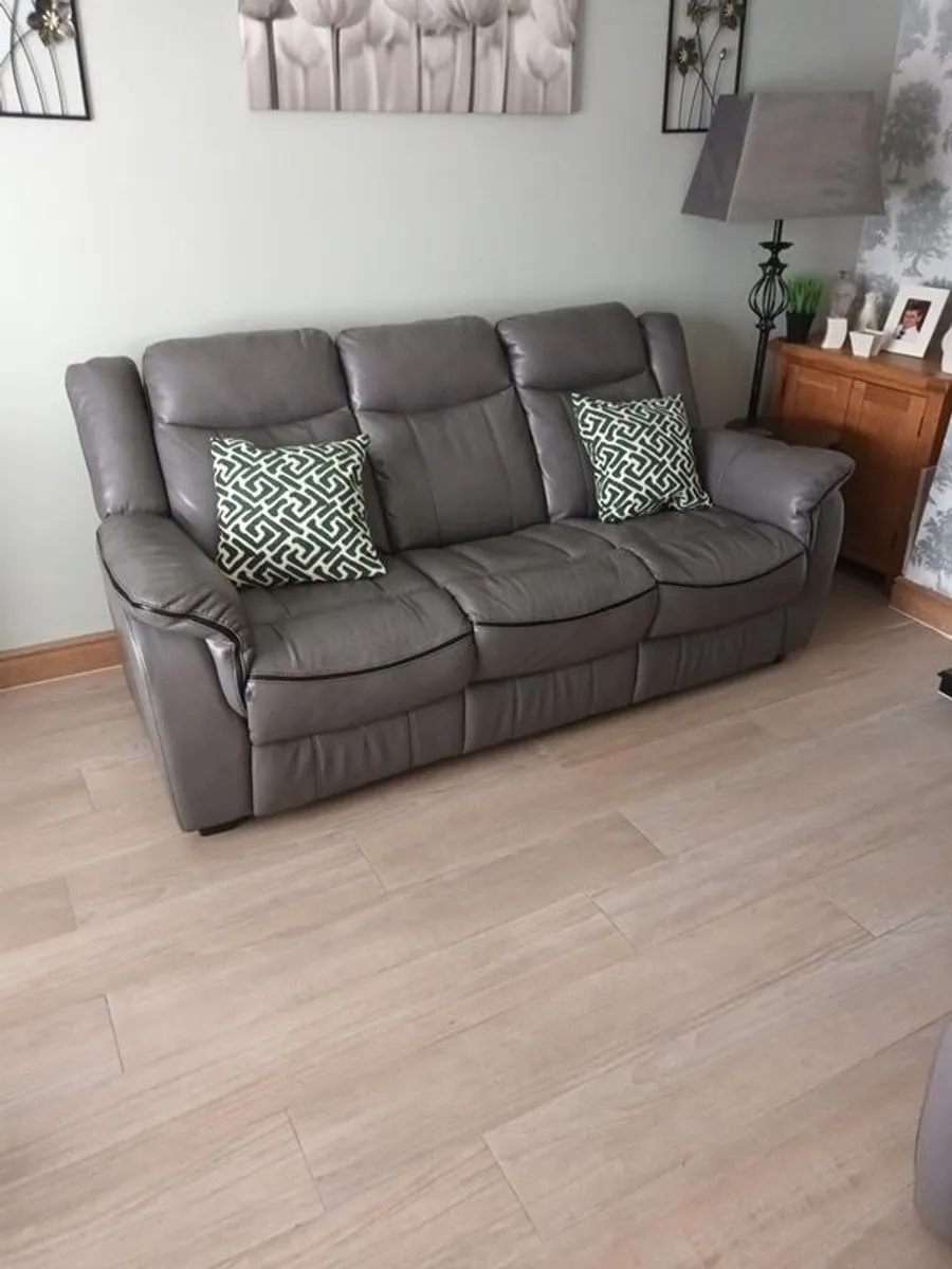 3 piece suite - Image 1