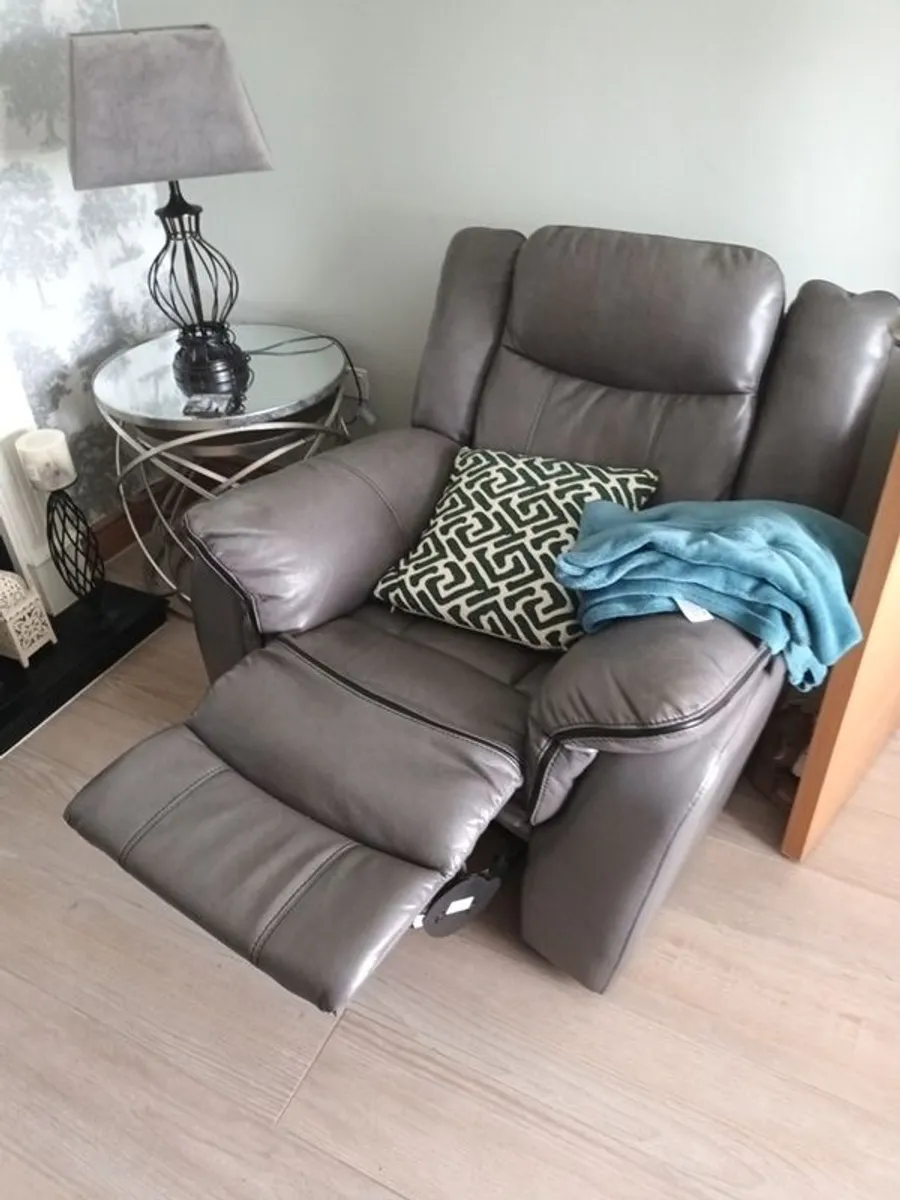 3 piece suite - Image 3