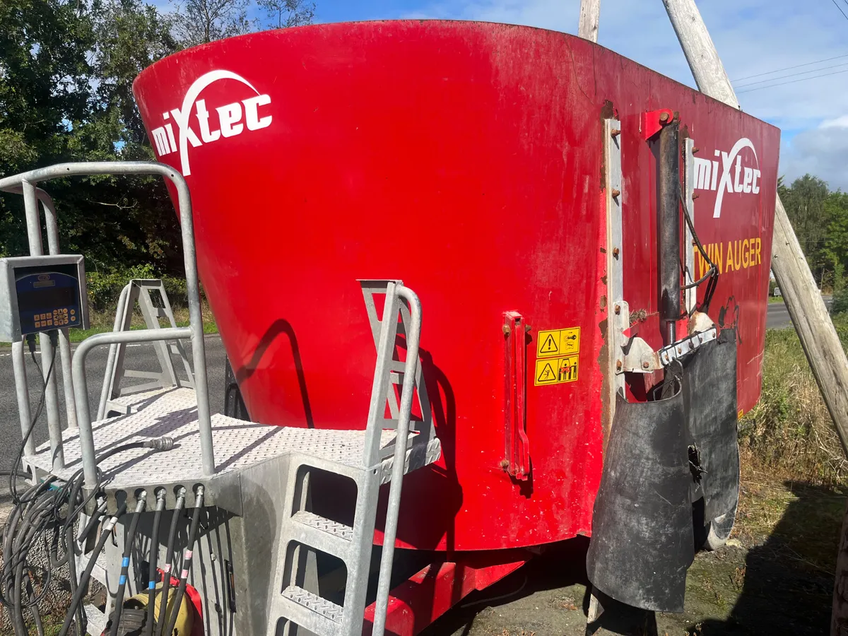 Used Mixtec 18Cube Twin Tub Diet Feeder - Image 3