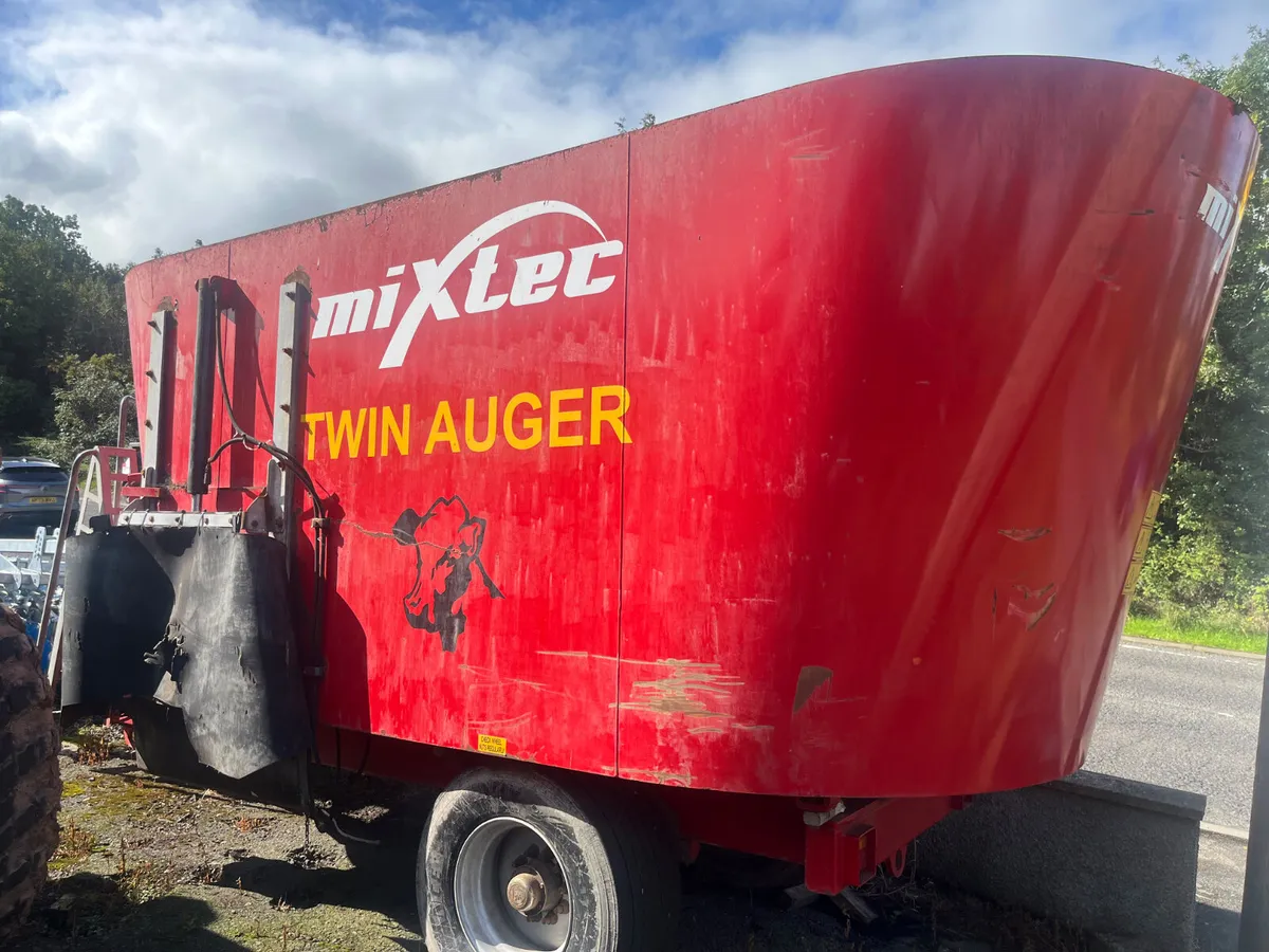 Used Mixtec 18Cube Twin Tub Diet Feeder - Image 2